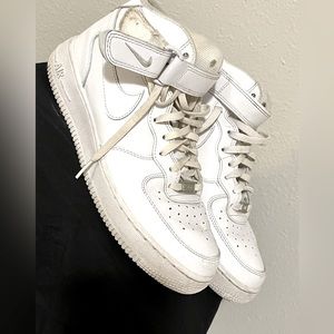 EUC Mens White on White Nike Air Force 1 Mid '07 sz 8M